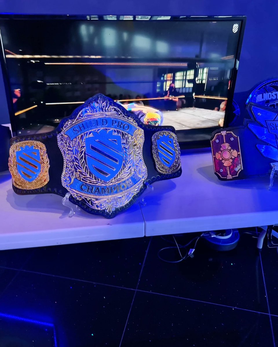 ShieldWrestling's tweet photo. It has been an absolute pleasure to be back at @CineworldBoldon for the opening weekend of The Iron Claw!
Really fun to be able to talk to people about what we :)
#wrestlinglife #WrestlingCommunity #theironclawmovie #cinema #shieldstyle https://t.co/U0lmxeRSHX