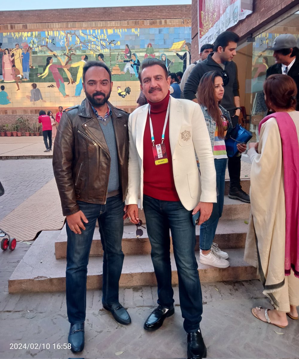AliInanGamaryan's tweet photo. With @Tauseeq_  Haider, A Man for All Seasons. #FaizFestival https://t.co/szmwLKNhrn