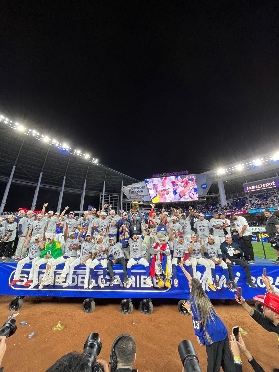 usembassyve's tweet image. ¡Felicidades a Venezuela por el 8vo título ganado en la Serie del Caribe! Hoy acompañamos a los venezolanos en esta gran celebración del béisbol.