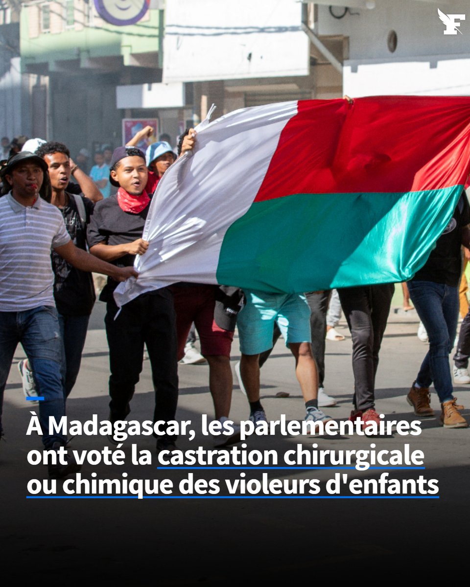 Le_Figaro's tweet photo. Une mesure jugée «cruelle, inhumaine et dégradante» par Amnesty International. Le texte doit encore être validé par la Haute cour constitutionnelle du pays, avant que le président Andry Rajoelina ne promulgue la loi.
→ https://t.co/SkXhhqmlz9 https://t.co/106WaTdwdW