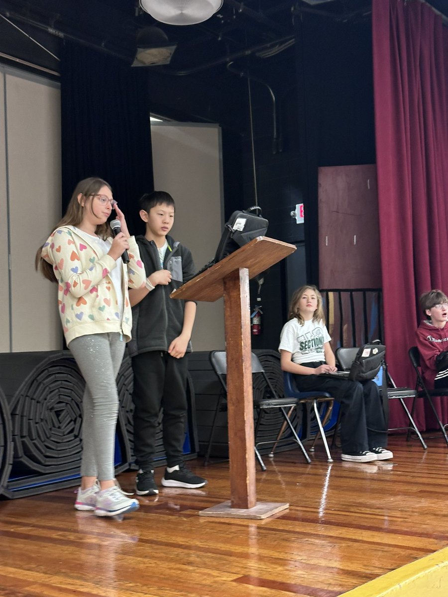 Ms__Jahn's tweet photo. ALA took to the stage to debate the pros and cons of technology. They rocked it! #textevidence #techdebates #futuredebaters https://t.co/Ed84CHhSan