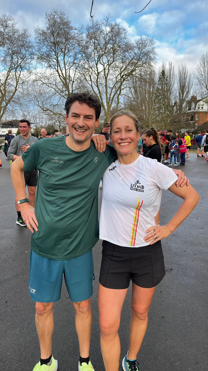 22:01 - fastest <a href="/parkrunuk/">parkrun UK</a> for a year thanks to my pacers! Mission to get faster again continues. 7th woman, 1st in age group, 81.15% age grading…..Thank you parkrun for still providing all those stats 😁 🏃‍♀️