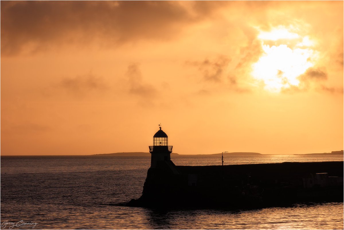 Balbriggan morning light.

A thick band of rain ruined the actual sunrise this morning, but the light that followed was worth waiting for.

#balbriggan #ourbalbriggan #morninglight #lighthousesofireland #sunrisephotography  #irelandseastcoast #ireland #canon #canon24105 #canonr6