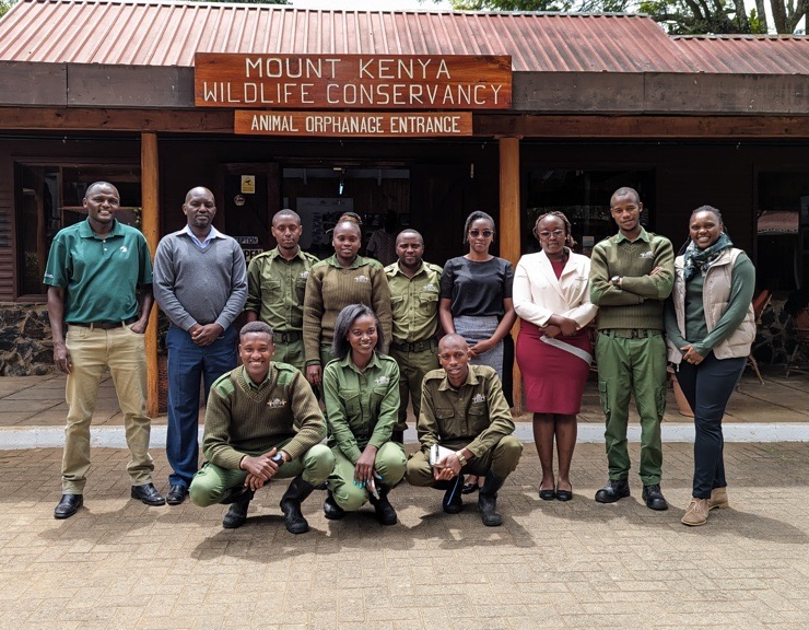 MKWC_KE's tweet photo. 📣The wildlife team at @MKWC_KE has recently completed an informative @EarthRangerTech training. The team has gained in-depth knowledge on the use of tech for wildlife health surveillance and monitoring.

🧵1/3 https://t.co/vk8AU46zBM