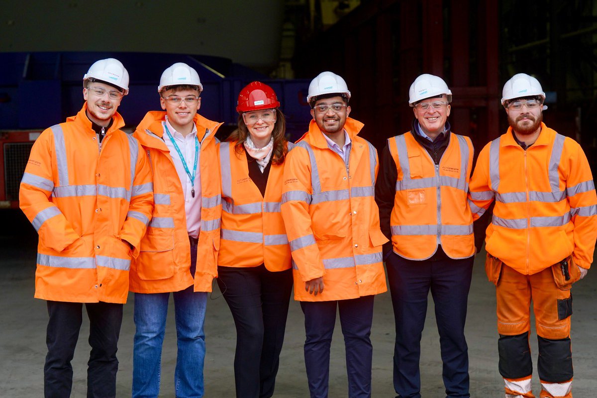 Want to power up Britain? There's an apprenticeship for you.

We’ve attracted £200 billion in low carbon investment since 2010, with £100 billion more expected by 2030.

Fantastic to see how apprentices at <a href="/ORECatapult/">ORE Catapult</a> are protecting our energy security for the future.

#NAW2024