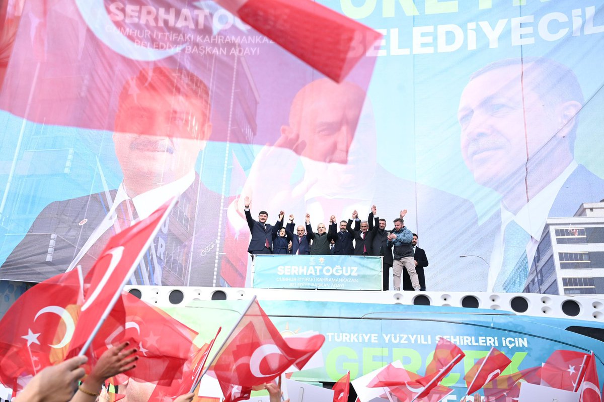 Kahraman şehir Kazan’da; Ankara Büyükşehir Belediye Başkan Adayımız Sn. <a href="/turgutaltinok06/">Turgut Altınok 🇹🇷</a>, Kahramankazan Belediye Başkanı ve Adayımız Sn. <a href="/serhatoguz06/">Serhat Oğuz</a>, AK Parti Ankara İl Başkanımız Sn. <a href="/hakanhanozcan/">Hakan Han ÖZCAN 🇹🇷</a> ile halkımızla buluştuk. 

📍Kahramankazan

#TürkiyeHızlanıyor 🇹🇷