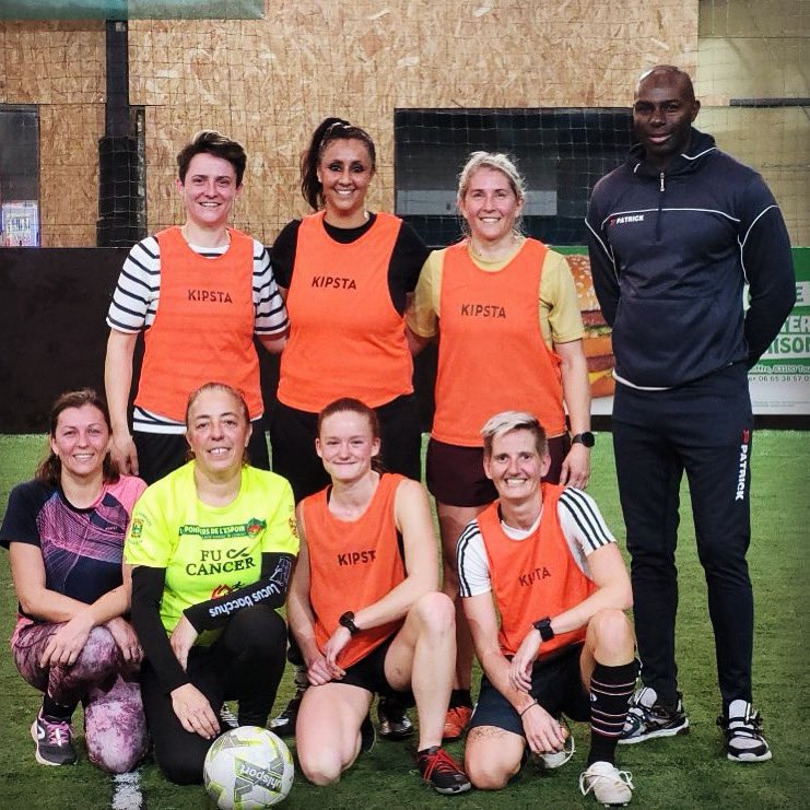 udspvar's tweet photo. #sport | ce matin entraînement en salle de la sélection féminine de football à la Farlède. Une équipe motivée en route pour le championnat @PompiersFR en Avril. Bravo à elles 
#parcequelevar 
@SDIS83 
@Laetitiaquilici https://t.co/kf1N3Ym8ez