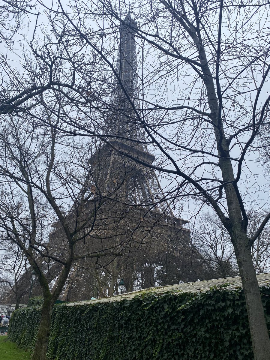 Saturday morning exploring Paris in the rain …☔️☔️ @Murphy_Kavanagh …