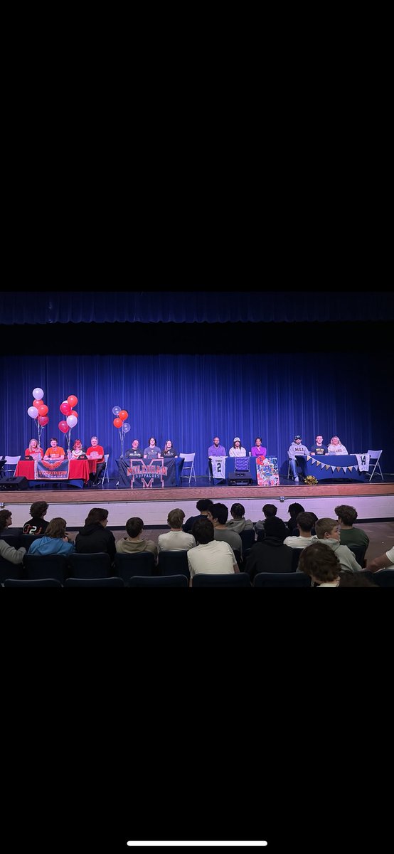 summitswimteam's tweet photo. Signing Day!! We are so happy for our college bound athletes! 1/2 @wcsSHSAthletics @wcsSHS @SummitSquad https://t.co/smt4uPPbw8