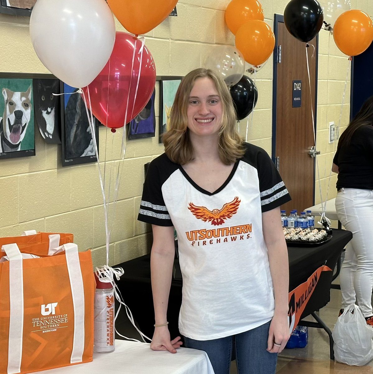 summitswimteam's tweet photo. Signing Day!! We are so happy for our college bound athletes! 1/2 @wcsSHSAthletics @wcsSHS @SummitSquad https://t.co/smt4uPPbw8