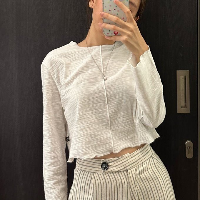 tamjaichunbkk's tweet photo. 3. jellyplease รุ่น pudding tshirt เป็นทรง crop top https://t.co/X4R6wjPdgF

4. rool.bkk รุ่น Rool Blouse Knit มีดีเทลคือปาดข้างกับกระดุม   (ตัวนี้ไม่แน่ใจว่าดีไซน์เองไหม) https://t.co/9iRVyVIKA5 https://t.co/DYtqBKmqbR