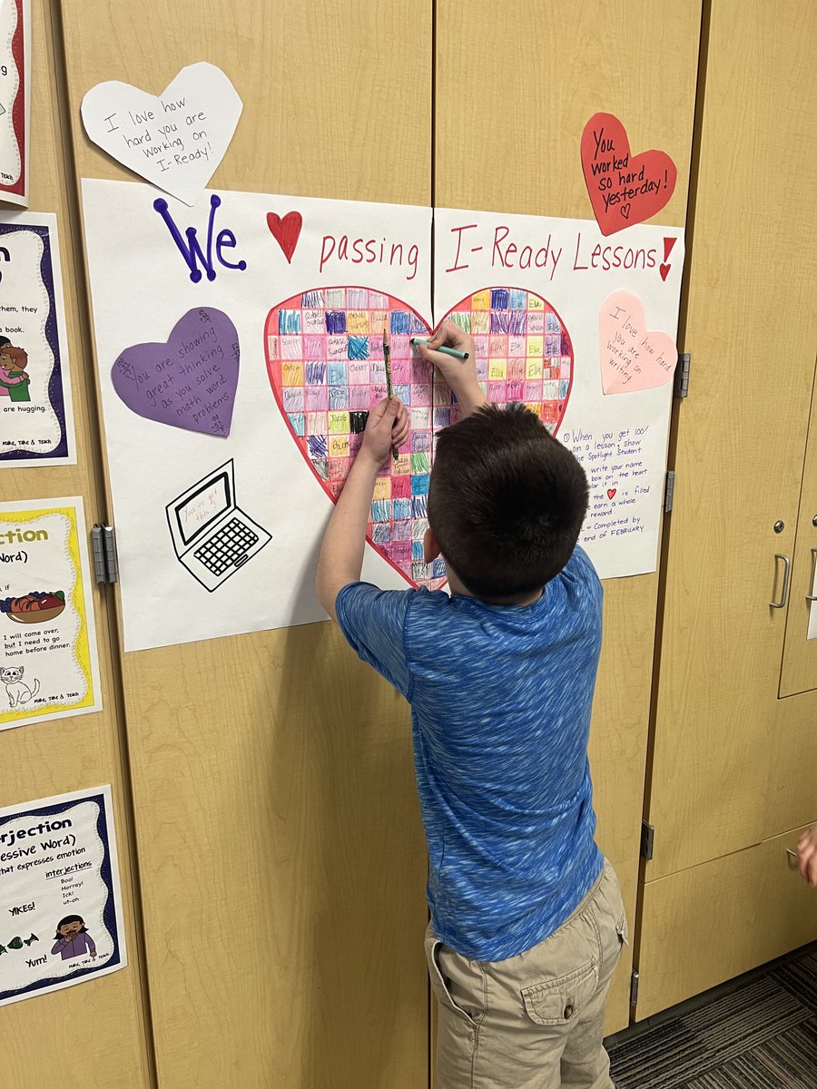 HoosierGirl68's tweet photo. These #2ndgraders @ayerelementary are working so hard on @iReady to get 💯 % and it shows ❤️so proud of their hard work and effort ❤️ @FHSchools https://t.co/qJ2QDbn7RM