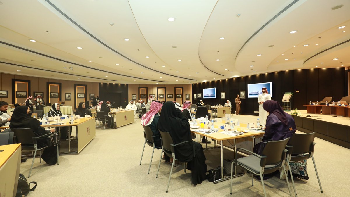 KAPLibrary's tweet image. 50 ناديا للقراءة شاركت في الملتقى.

مكتبة الملك عبدالعزيز العامة تعقد ملتقى لـ #أندية_القراءة في المملكة.