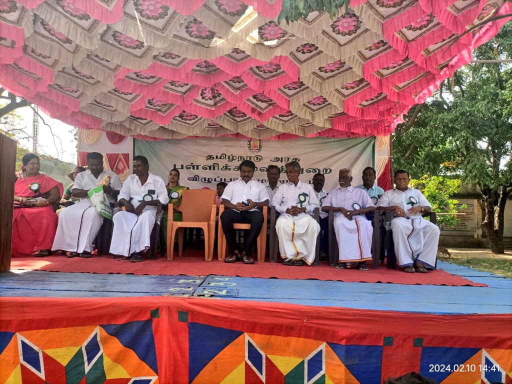 nchitrarasu's tweet photo. "நம் பள்ளி நம் பெருமை"
"மீண்டும் பள்ளிக்கு போகலாம்" 

நான் படித்த அரசு மேல்நிலைப் பள்ளியில் நடைபெற்ற ஆண்டு விழாவில் சிறப்பு விருந்தினராக பங்கேற்று, மகிழ்ந்தேன். https://t.co/rTzHqSWapc