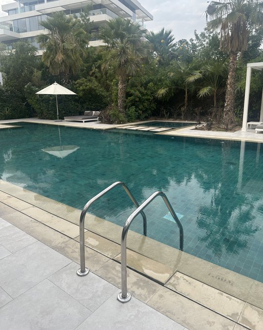 Can I get a GM https://t.co/me72xXRxz0