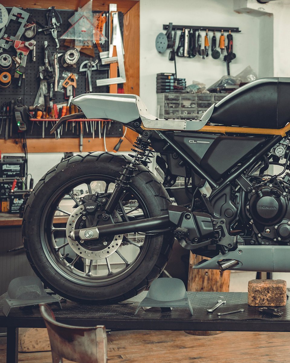 HondaMotorTR's tweet photo. Değişim sürecindeki CL250’nin detaylarına göz atın. Devamı için bizi takipte kalın. 😎
#CL250 #BunkerCustomCycles #HondaMotosiklet https://t.co/vIHoZNX929