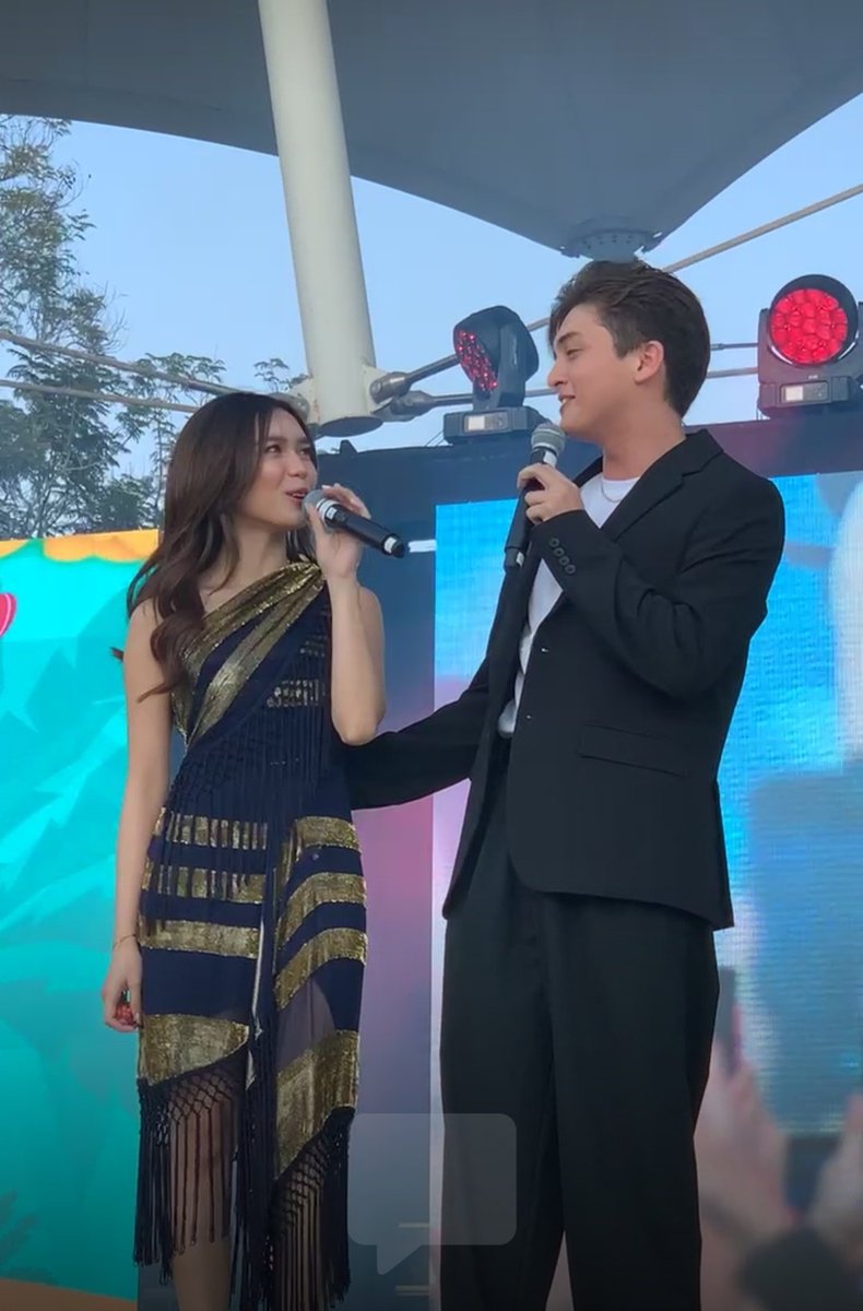 Ahlmara29's tweet photo. Yung titigan talaga nagdala e. Di na naman makakatulog sa kilig. AHAHA

FRANSETH ROCKS AT BFDUBAI
#FranSeth | #BarrioFiestaDubai2024 
#FrancineDiaz | #SethFedelin https://t.co/0MMf4c5ICG