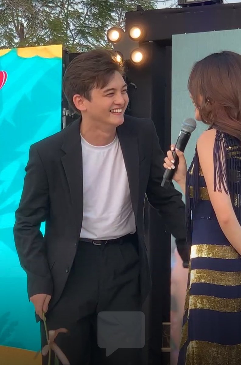 Ahlmara29's tweet photo. Yung titigan talaga nagdala e. Di na naman makakatulog sa kilig. AHAHA

FRANSETH ROCKS AT BFDUBAI
#FranSeth | #BarrioFiestaDubai2024 
#FrancineDiaz | #SethFedelin https://t.co/0MMf4c5ICG