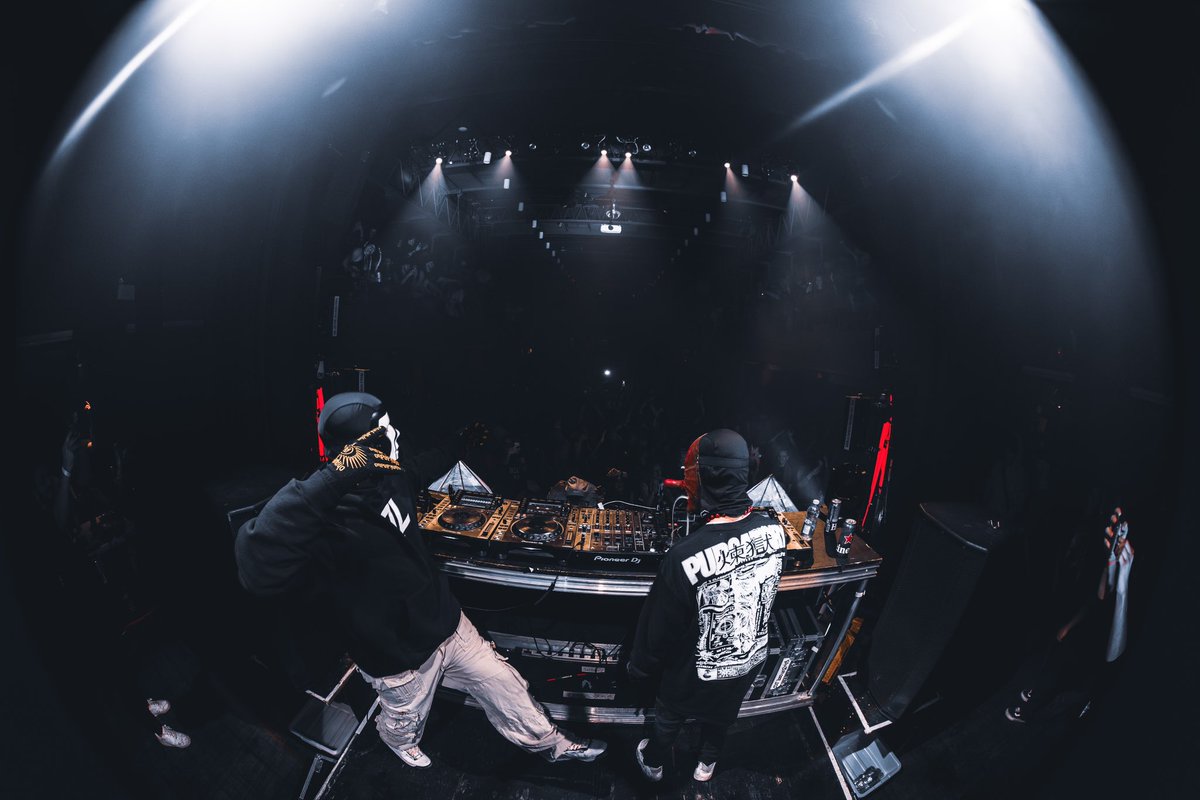 7dubz_'s tweet image. NORTHERN FUCKING INVASION WHAT THE FUCK🥇🥇. playing this show has been a dream for @sanzusounds and us We are so beyond greatful to each and everyone of you who continue to support this project and allow us to do this! 
LOVE YOU @AlphaSquadron_  @ParagonMgmtCo 
@MentalCell_