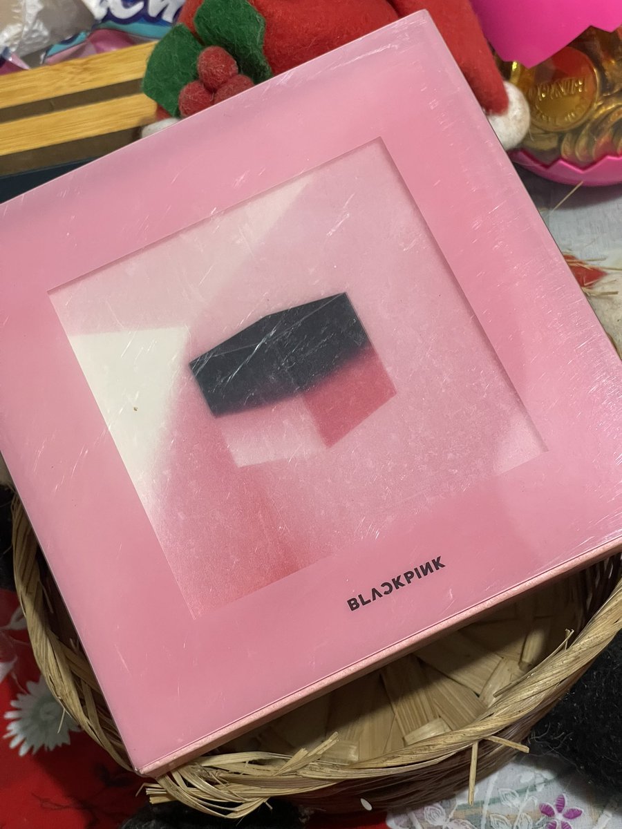Seoul_Merchant's tweet photo. #SeoulMerchant_GIVEAWAY
✨Free BLACKPINK Square Up album giveaway✨

— RT this + 📌 twt
— follow us + @Xylianaa https://t.co/B7JXv6kyO9