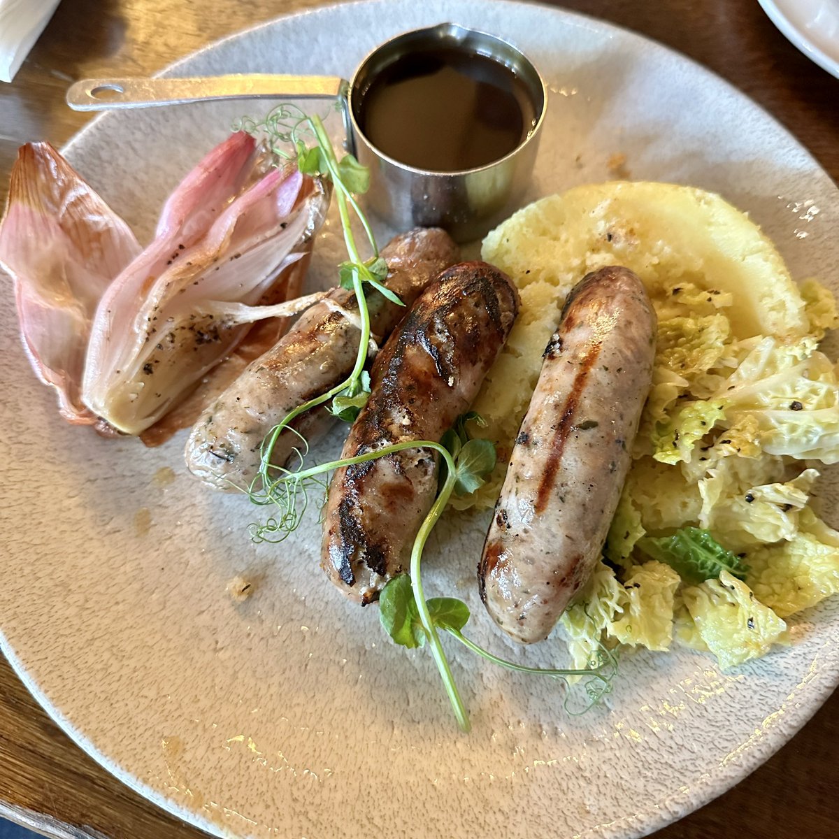 RobiMangia's tweet image. How does this rate for a Pub #lunch? 😄 Wild Boar, Pork &amp;amp; Ale Sausages, @CamdenBrewery 🍺 and Calamari, at @princeregentw1 in #Marylebone 🇬🇧
#london #foodie #travel