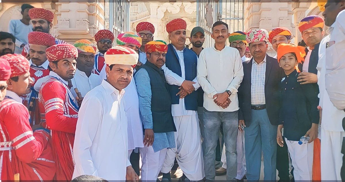 Rameshborwara's tweet photo. आज #जालोर_महोत्सव के तहत #जलसो_सायला_रो कार्यक्रम के उद्घाटन समारोह एवं शोभायात्रा में पूर्व प्रधान रामप्रकाश जी चौधरी ,सायला एसडीएम ताराचंद जी वैंकट ,भाजपा नगर मंडल अध्यक्ष नैनमल���ी लखारा एवं अन्य पदाधिकारी के साथ में कार्यक्रम में सम्मिलित होकर कार्यक्रम में शिकरत दी।‌ #Sayla https://t.co/5y2tZFN1Tf