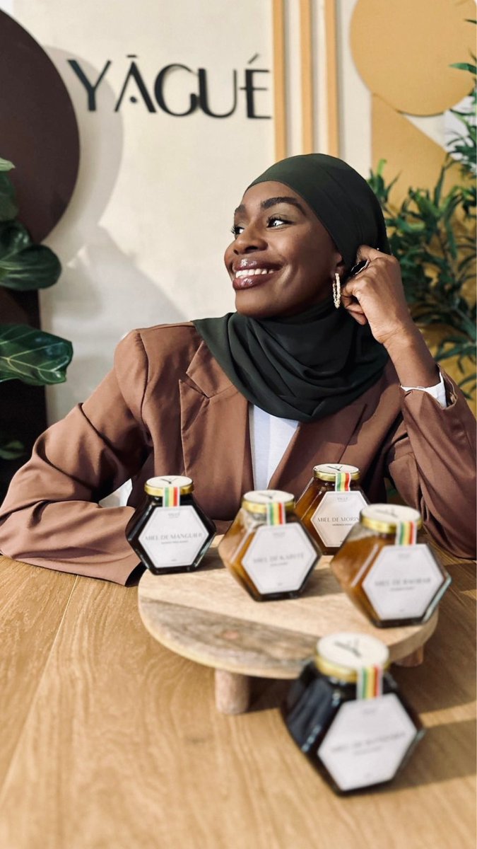 S_Sidibe_'s tweet image. Bonjour, je m’appelle Salimata, j’ai créer une marque miel exotique en provenance d’Afrique de l’Ouest. 
N’hésitez pas à passer commande ou juste RT ☺️