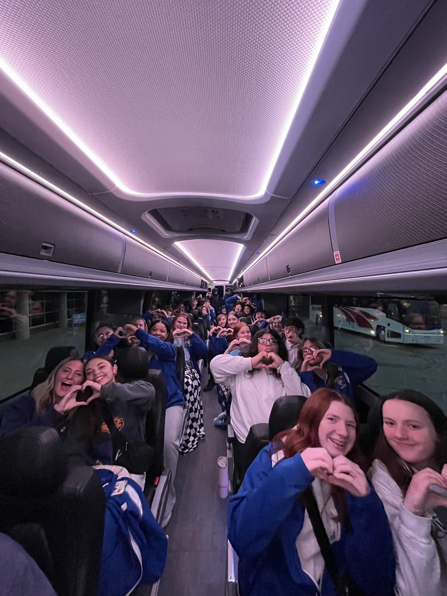 DavNorthHSChoir's tweet photo. Sending love and positive thoughts to the @UrbShowChoir today! https://t.co/8H4vNbkbR1