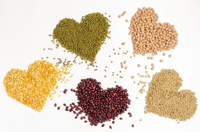 Today is #WorldPulsesDay! Pulses are wonder foods, a great source of protein, full of vitamins and minerals, good for soil health, climate-resilient and adaptable. Discover the endless varieties and cooking options of these small wonders via @fao ➡️ buff.ly/3otGrlS