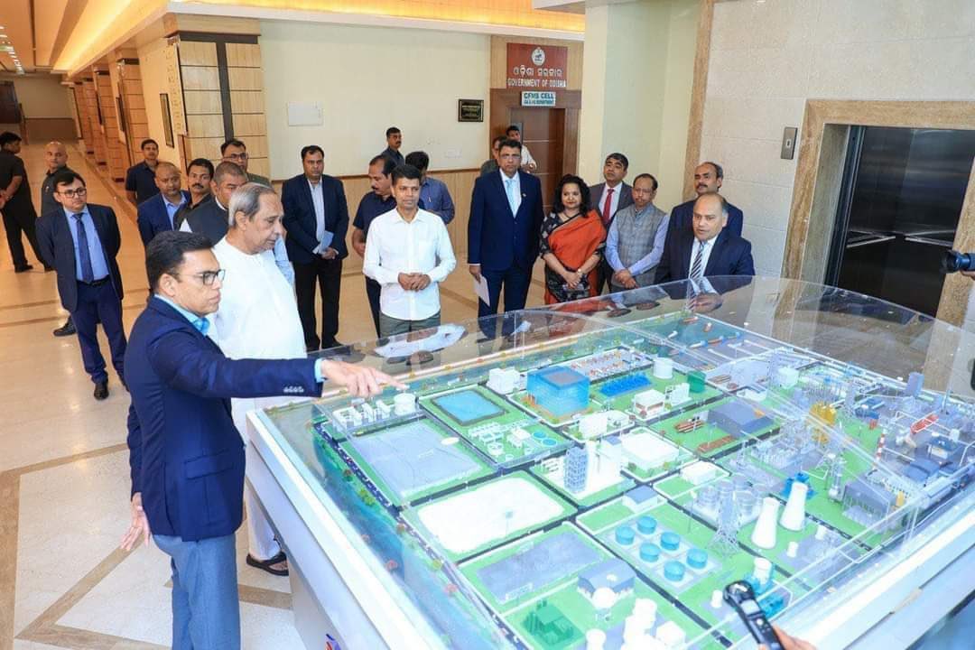 sajjanjindal's tweet photo. Today was a historic day as @TheJSWGroup signed an MOU with the Government of #Odisha to set up a mammoth Electric Vehicle &amp; Battery Giga factory and Copper &amp; Lithium Refinery with an investment of Rs. 40,000 Crs. https://t.co/BE22xtvC00
