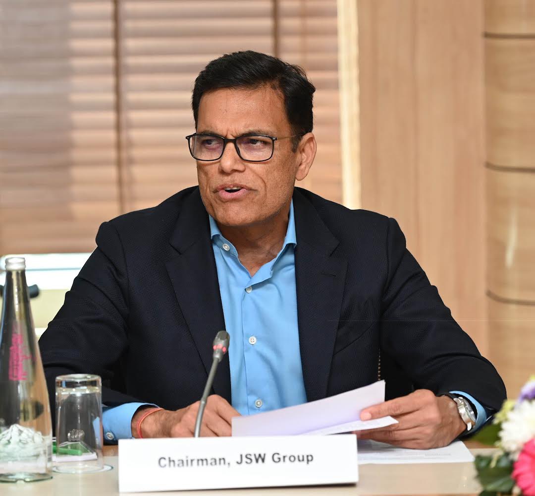 sajjanjindal's tweet photo. Today was a historic day as @TheJSWGroup signed an MOU with the Government of #Odisha to set up a mammoth Electric Vehicle &amp; Battery Giga factory and Copper &amp; Lithium Refinery with an investment of Rs. 40,000 Crs. https://t.co/BE22xtvC00