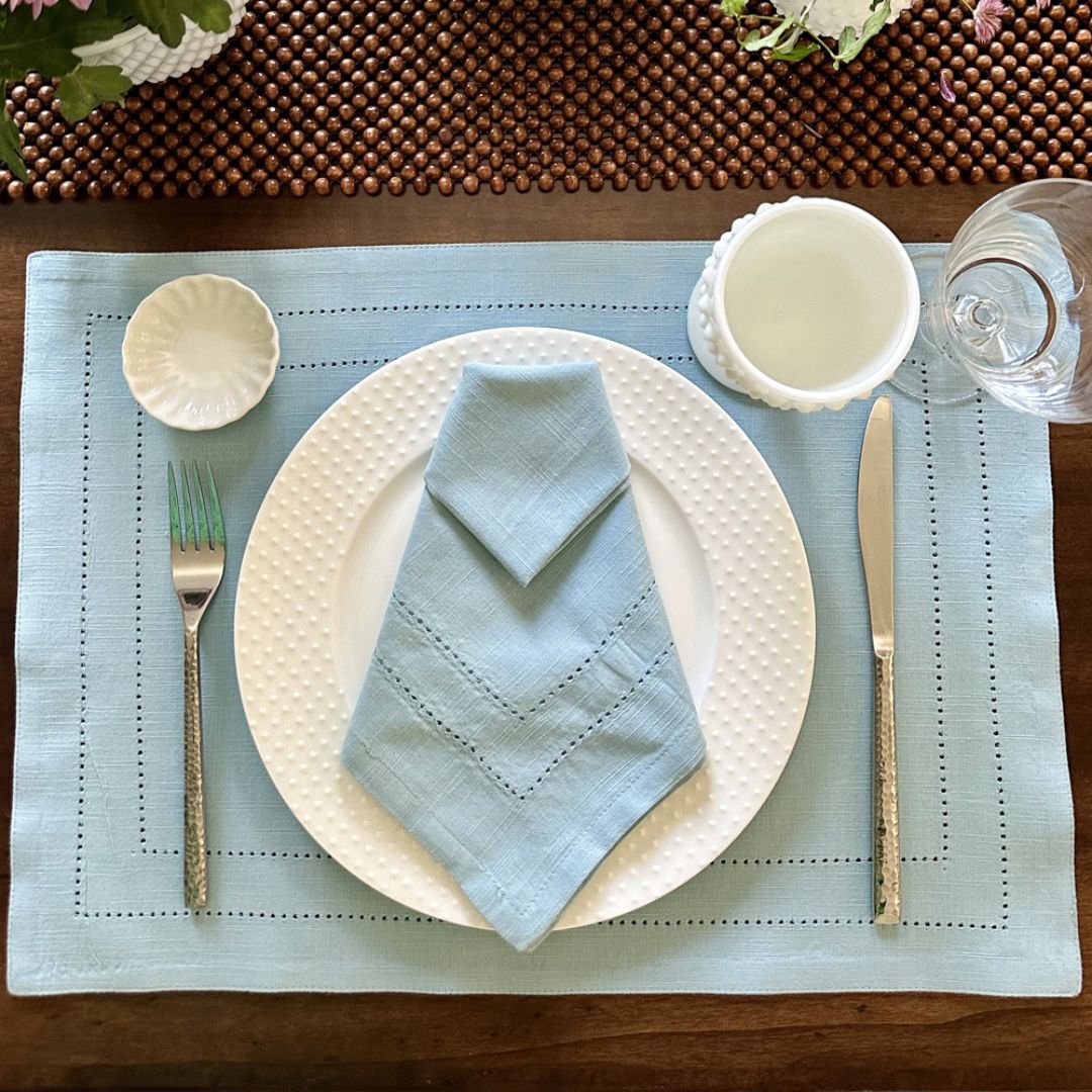 Dress your table to impress! 🌟 Our cloth dinner napkins are the perfect accessory for a dining experience like no other.

Tap to Shop: bit.ly/3HTvtiD

#Allcottonandlinen #Bluey #clothnapkins #sustainable #EcoFriendly #tablescape #tableau #homedecoration
