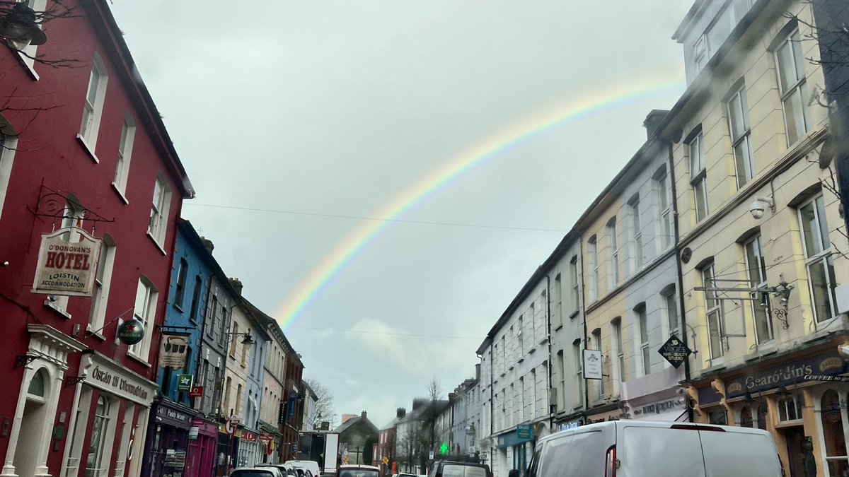 WOWW!! 😲. This remarkable rainbow really showed its “true colours” throughout #Clonakilty town in #WestCork earlier this morning! 🤩📸🌈🌊🕊✨❤️ #February #February2024 #Spring #rainbow #boghabáistí #weather #photo #photography #StormHour #ThePhotoHour #PureCork #Cork…
