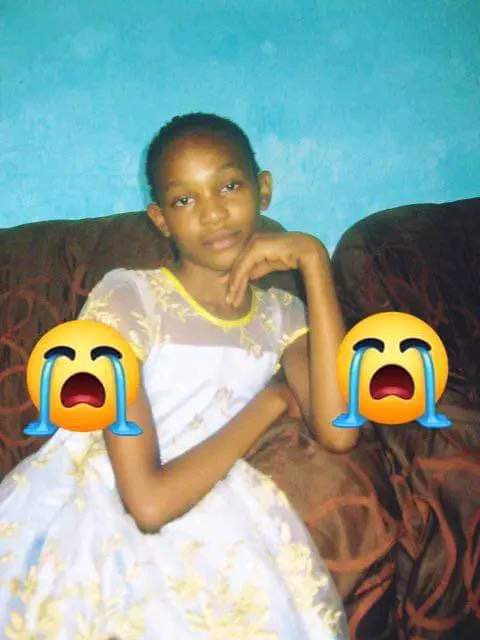 Diasporakatanga's tweet image. #UDPS se transforme en cartel mexicain au Katanga / Eunice a été tamponnée par le petit frère du coordo prov de l'Udps #HautKatanga Isaac.
Il tente de jouer à l'influence de récupérer son véhicule gardé à la PCR #kipushi et utilise son parti UDPS pour intimider la pauvre famille