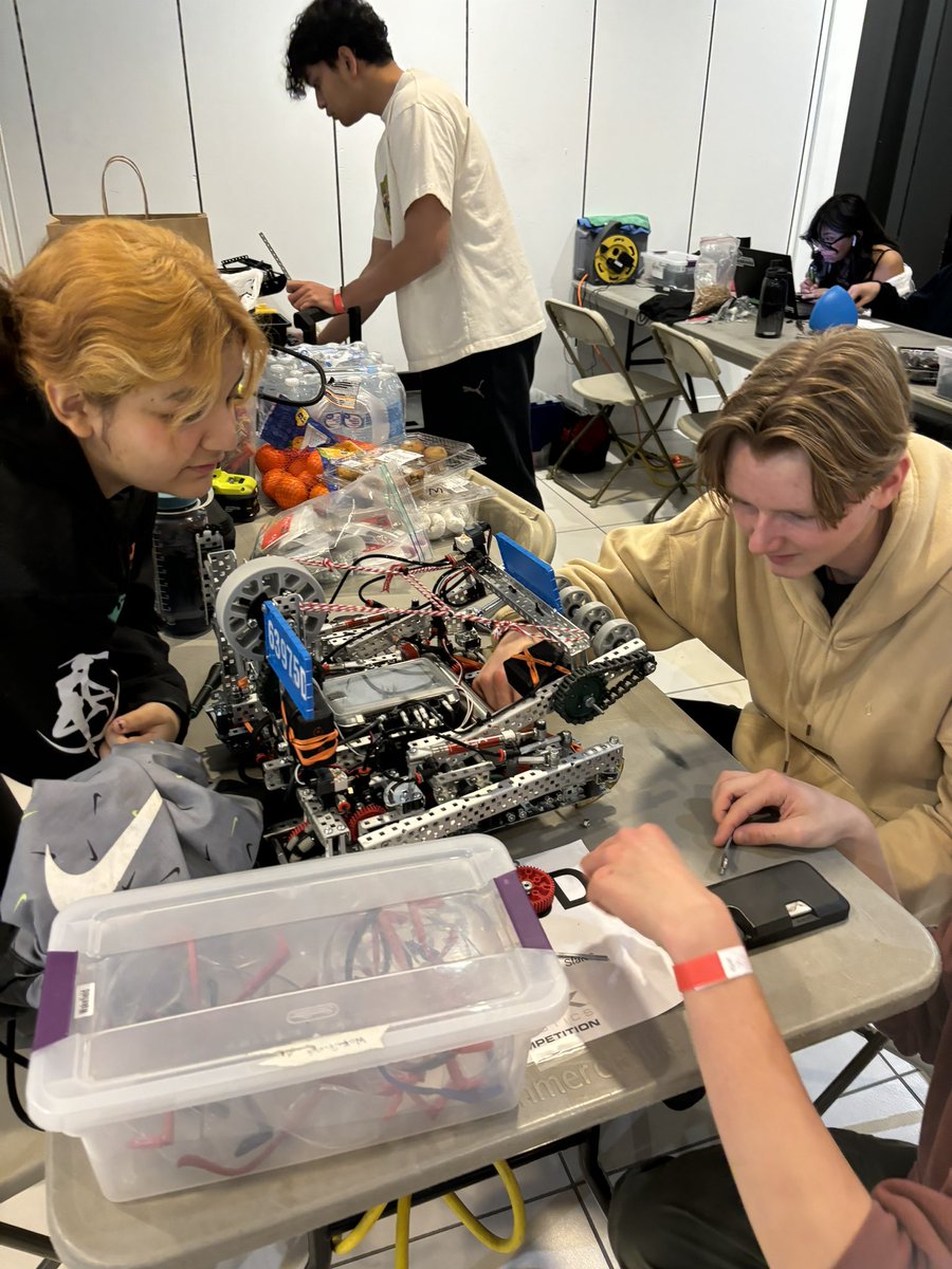 Wakefield HS #robotics teams competing again! Good luck to all three teams. <a href="/WarriorBalasWHS/">Peter Balas</a> <a href="/SuptDuran/">Francisco Durán, Ed.D.</a> <a href="/APS_STEM/">APS STEM</a> <a href="/APSVaSchoolBd/">APS School Board</a> <a href="/DEI_APS/">Office of Diversity, Equity & Inclusion</a>
