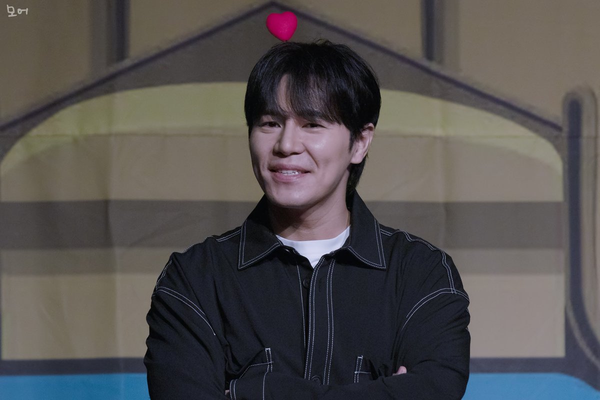 240204 이규형 1st 팬싸인회

얼굴은 안보여도 존재자체가 귀엽자나요

#이규형