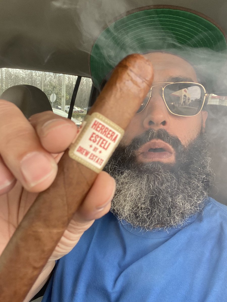 Another blessed morning. Going to be long day with a lot of driving. Brought along this smooth Herrera Esteli by Drew Estate. Have a great day and swing for the fences #thepuffparcelcomingsoon #cigars #cigarlifetyle #blessedThursday