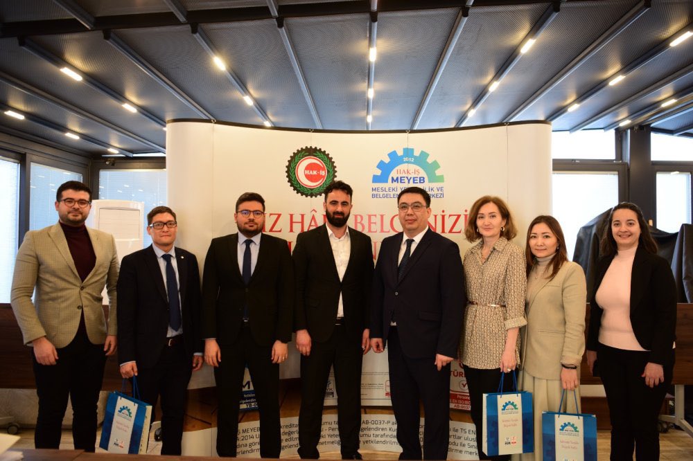 KAZAKİSTAN MESLEKİ YETERLİLİK KURUMUNDAN HAK-İŞ MEYEB’E ZİYARET.
📎 hakis.org.tr/haberler.php?a…