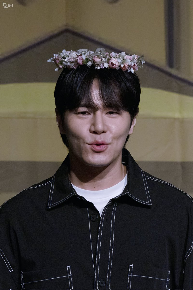 240204 이규형 1st 팬싸인회

잘 생긴 애 + 꽃 = 

#이규형