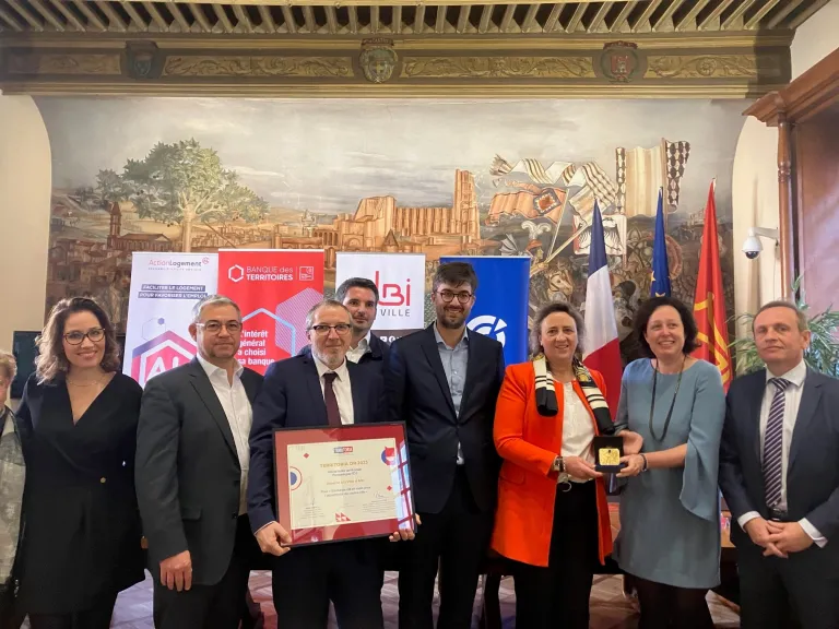 fdj_united's tweet photo. Partenaire économique majeur des #territoires, FDJ parraine le #PrixTerritoria depuis près de 15 ans.
@ville_albi reçoit un #TerritoriaOr dans la catégorie Attractivité Territoriale pour sa stratégie clé en main d’attractivité de son centre-ville.👏
📰Info https://t.co/enfc9uAKUU https://t.co/qlyi9gQhG8