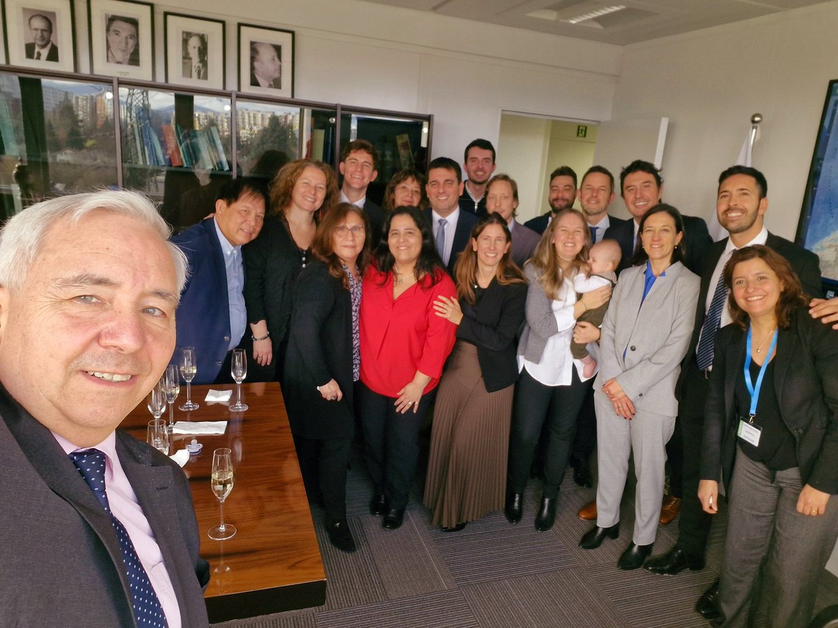 Gracias totales al extraordinario equipo de @ArgentinaONUOMC que tuve el privilegio de dirigir estos años. Ha sido un honor y una enorme satisfacción representar con ustedes a la Argentina en Ginebra en un momento crítico de desafios para el mundo y para nuestro país.
