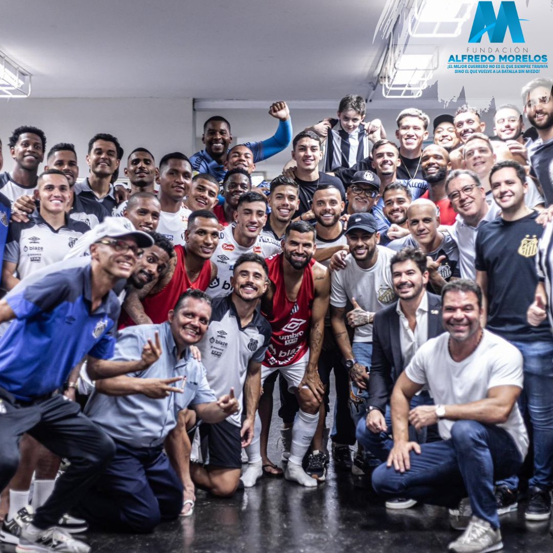 FAlfredomorelos's tweet photo. Nuestro benefactor Alfredo Morelos  tuvo la oportunidad de compartir en el camerino de @SantosFC con uno de los ídolos del club Neymar, quien estuvo presente en la victoria ante Corinthians 1-0 por el Campeonato Paulista. 
Una eterna Alegría ✌️ https://t.co/m0MwSfOHt6