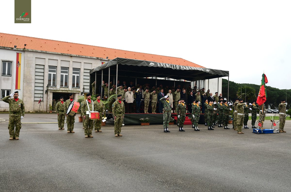 Exercito_pt's tweet photo. 📢Exército 🇵🇹 celebrou, ontem, o 191.º Aniversário do Regimento de Lanceiros N.º 2 (RL2) e o 129.º Estabelecimento Prisional Militar (EPM).
#ExércitoPortuguês #RL2 #EPM https://t.co/KqtJ2vuZZi