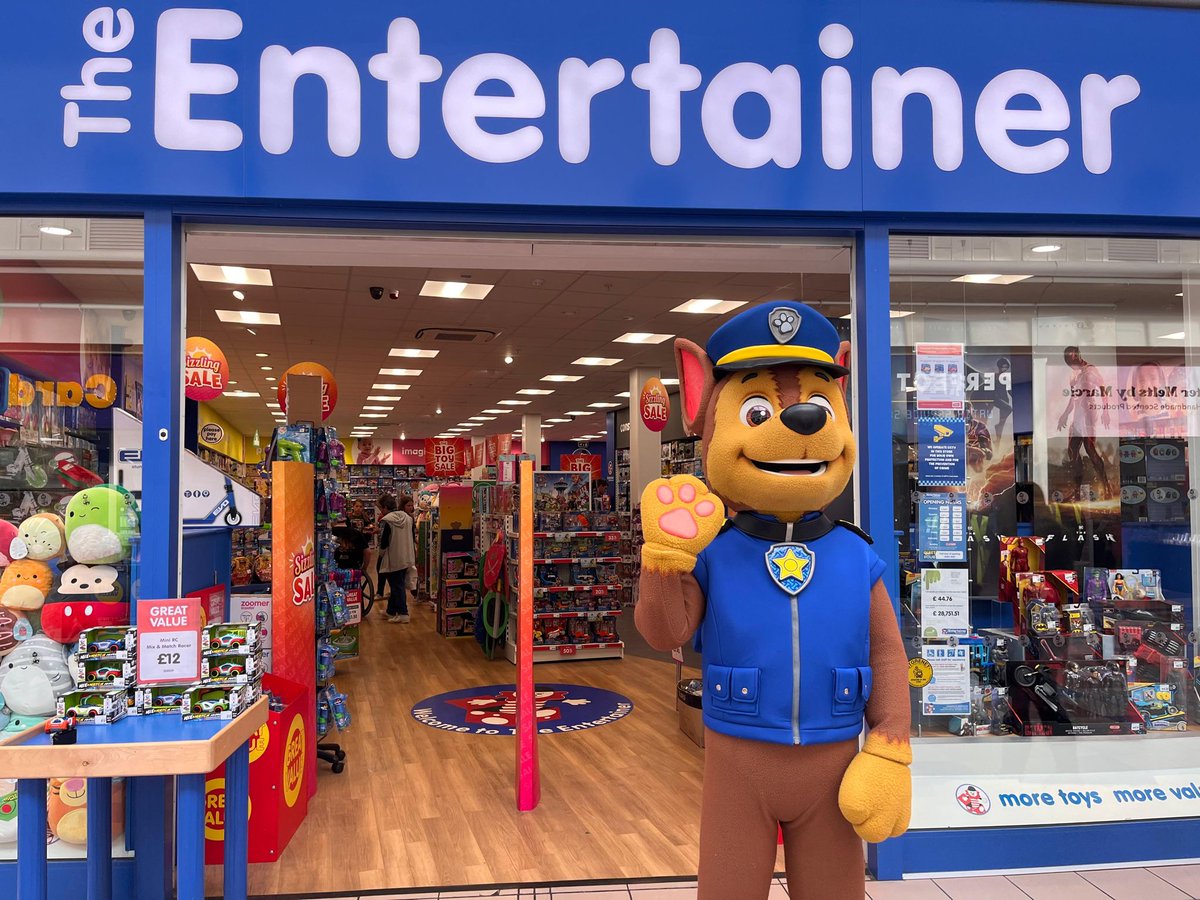 GloucesterBID's tweet photo. Chase is on the case this Saturday at @Entertainertoys in @Kingswalkglos for a meet and greet between 10am-4pm.

Come on down and meet the main dog himself. The perfect way to start the school holidays.

"These paws uphold the laws!" 📷

#Gloucester #pawpatrol #discovergloucester https://t.co/q5FcM6aFKK