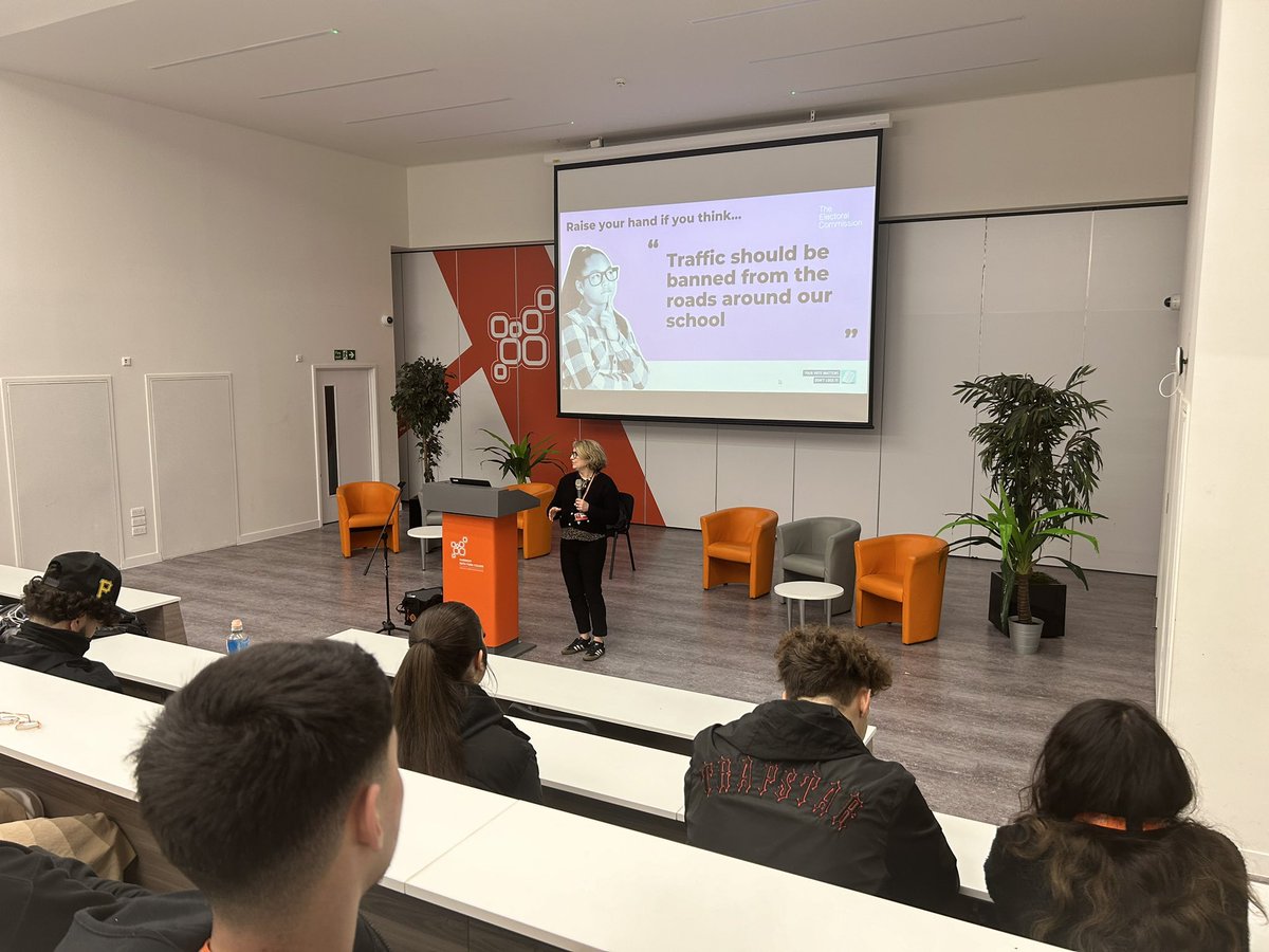 Thank you Fiona from <a href="/ElectoralCommUK/">Electoral Commission</a> <a href="/haringeycouncil/">Haringey Council</a> for speaking with #TeamHaringey6 students and our #H6LeadershipAcademy about voting and representation #YourVoteWeek #YourVoteMatters #H6Experience #MoreThanACollege