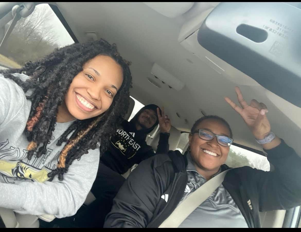 CoachDeon_287's tweet photo. Why Not Northeast 📍
Who’s Next 👀📝🥽 🏀 
We Outside 
#tigerland 🖤💛🐯
#DaBig3
#commitment
#InDueTime 🏆⏳🏀 https://t.co/nqyUn2MAtb