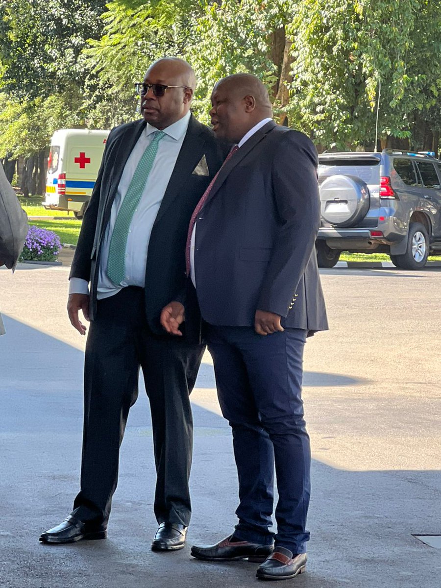 MoLGPWZim's tweet photo. Eyes on the ball (Call2Action). The GOAL is to up-scale service delivery in sync with the Vision 2030 status.@MoLGPWZim Min Hon Wiston Chitando and PS @basera_john who are championing C2A
#NoCompromise2ServiceDelivery https://t.co/nqPFou4e1K