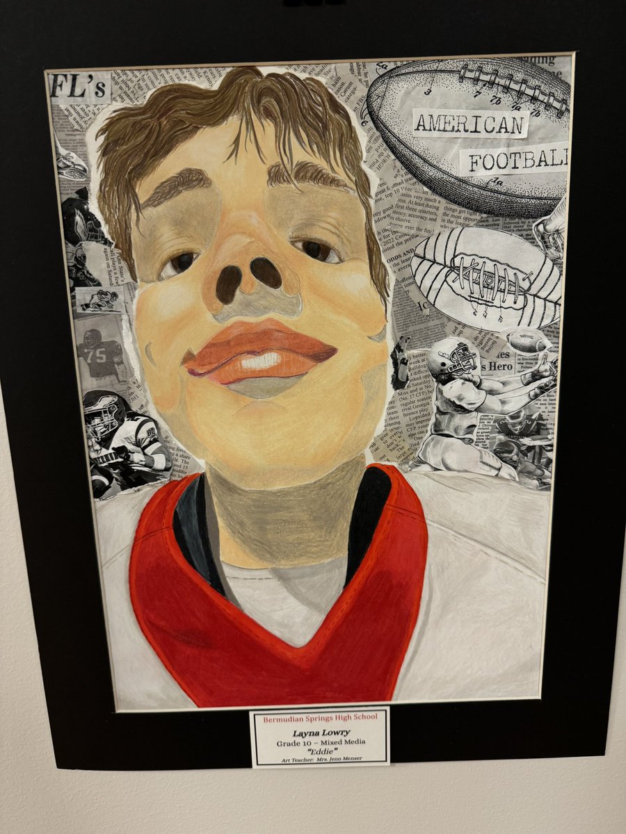 BSHSartstudio's tweet photo. We had an awesome showing at the Adams County Arts Council All County Student Show in Gettysburg on Friday. 12 students had their artwork chosen for the display. You can still see the work which will hang for a few weeks. Check out these amazing creations. ❤️❤️❤️ https://t.co/wn0jZU5EMp