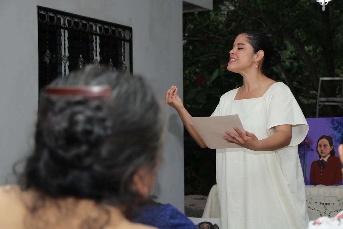 La conferencia “IGUALADA…como tú” está siendo un gozo tremendo, y sobre todo, un camino de flores, suculentas, árboles de tamarindo, flores de mayo, nuestros jardines, nuestros paraísos. Aquí las fotos de nuestra presentación en la comisaría de Ucí, en Motul.📷Ani Méndez #PNIPPM