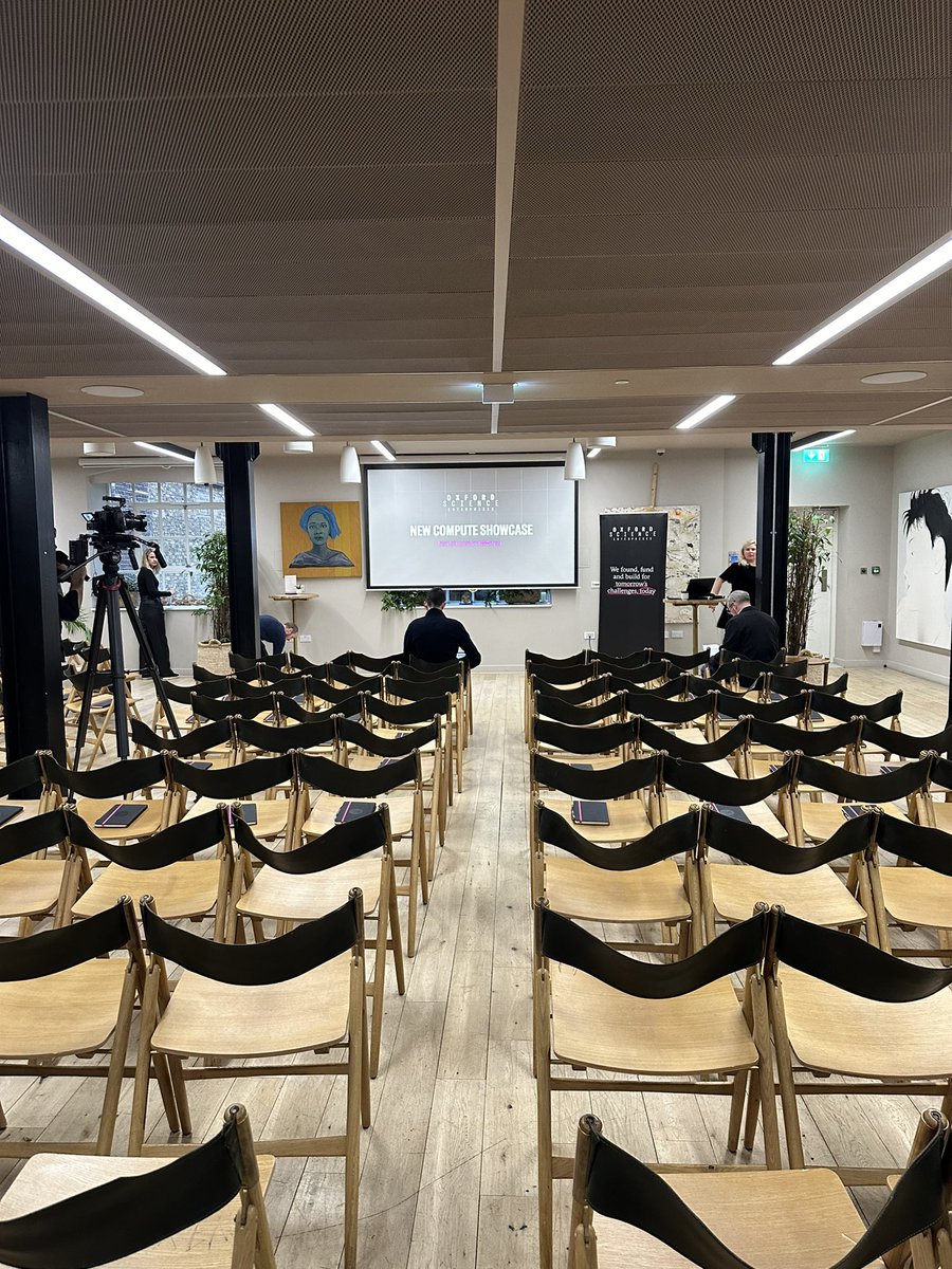 Stage is set for our #OSECompute showcase tonight hearing from some of our incredible #DeepTech portfolio companies @quantum_motion @OxfordQCircuits @PqShield @orcacomputing @saliencelabs @OxfordIonics #Fractile
